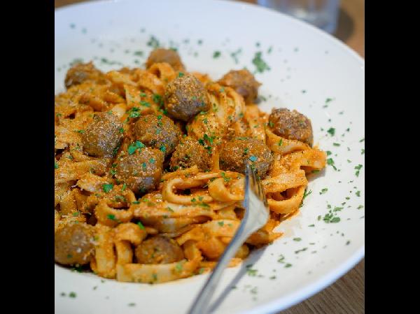 اسپاگتی میت‌بال