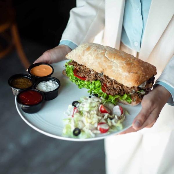 ساندویچ رست بیف