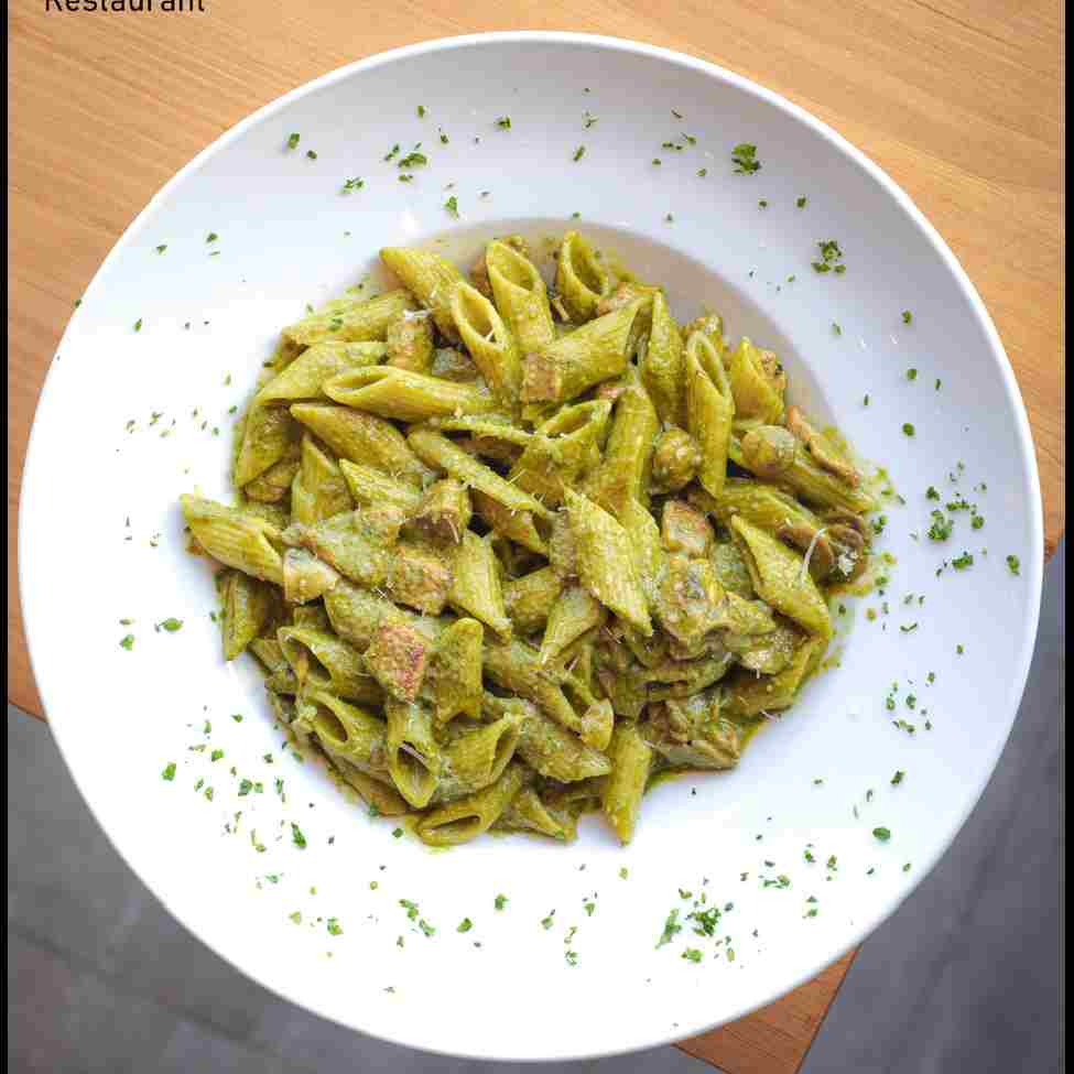 پاستا چیکن پستو